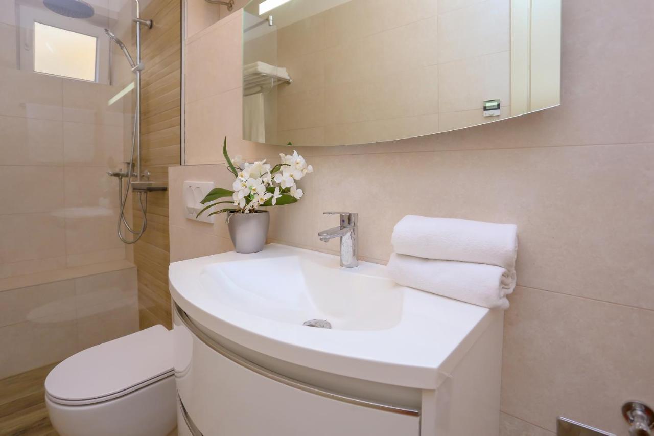 Apartment Dvor Split Bagian luar foto