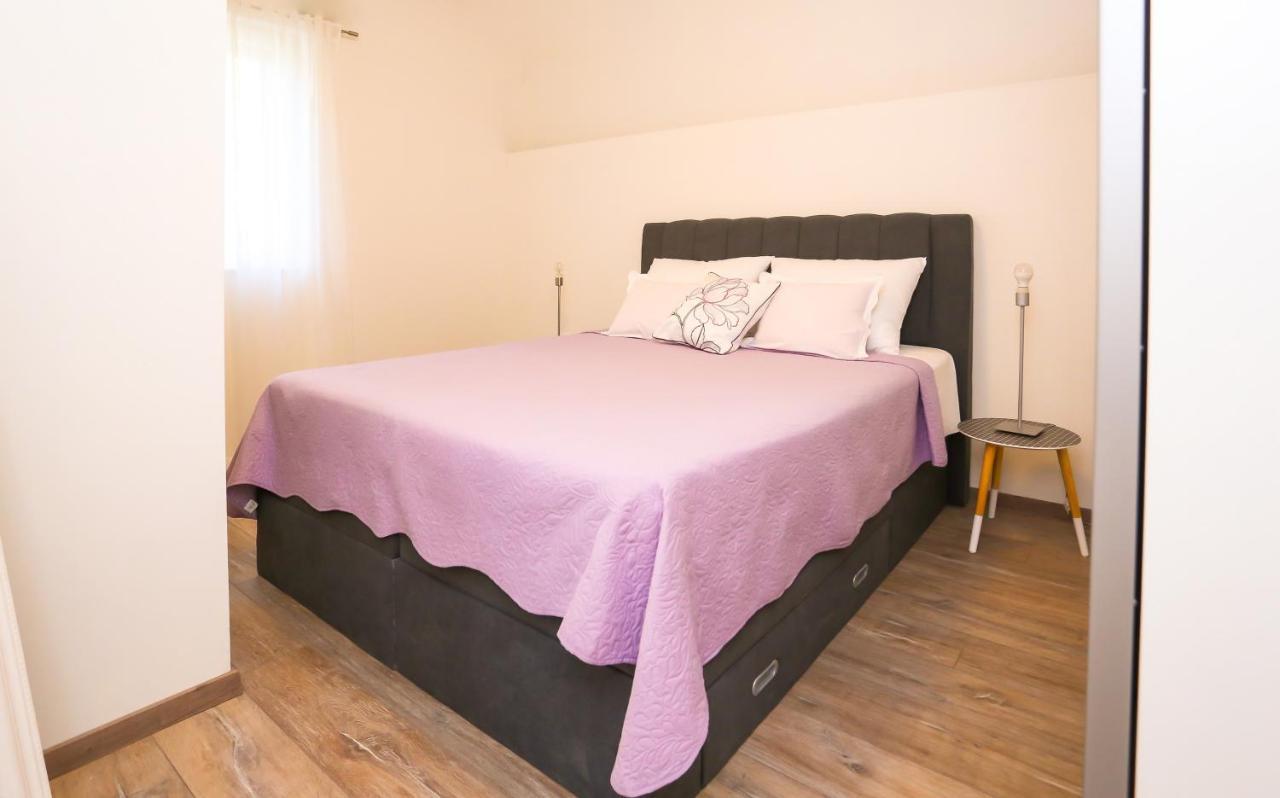 Apartment Dvor Split Bagian luar foto
