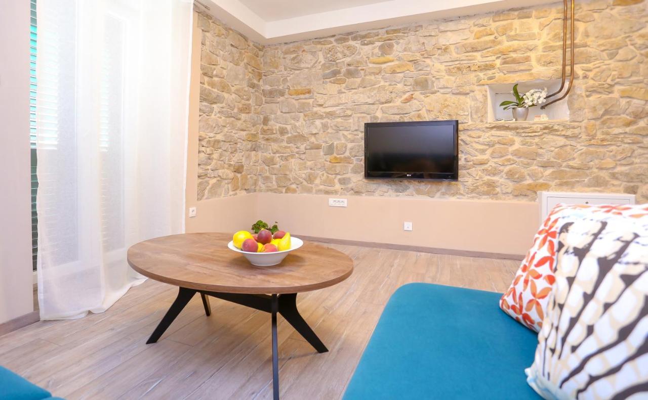 Apartment Dvor Split Bagian luar foto
