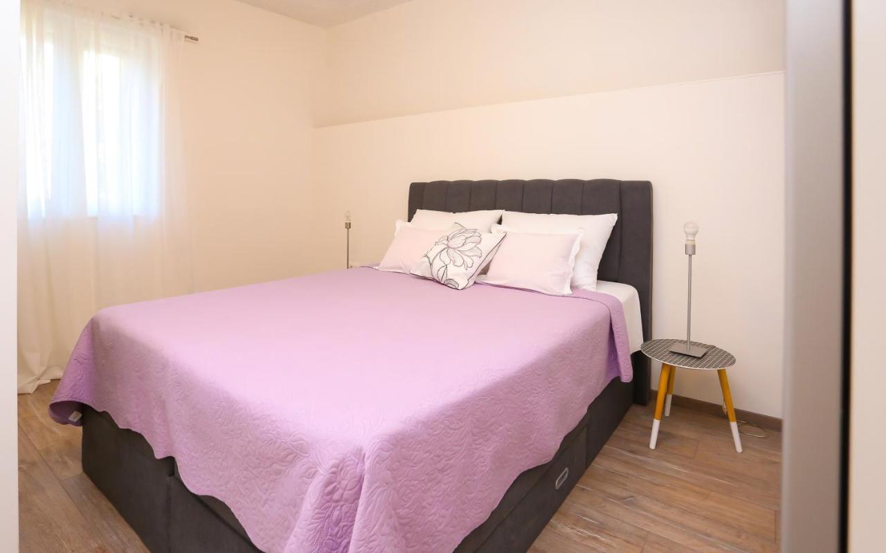 Apartment Dvor Split Bagian luar foto