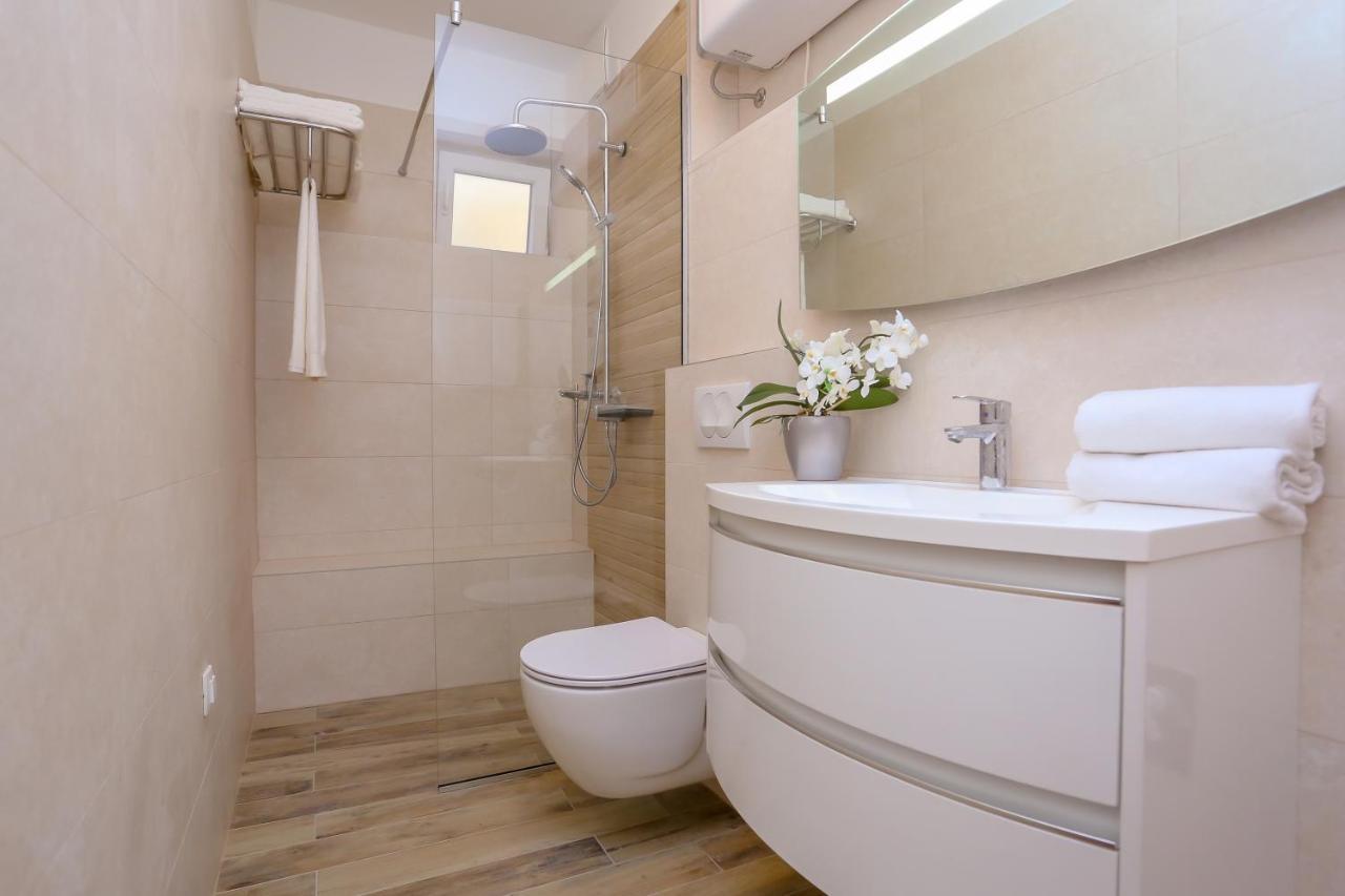 Apartment Dvor Split Bagian luar foto