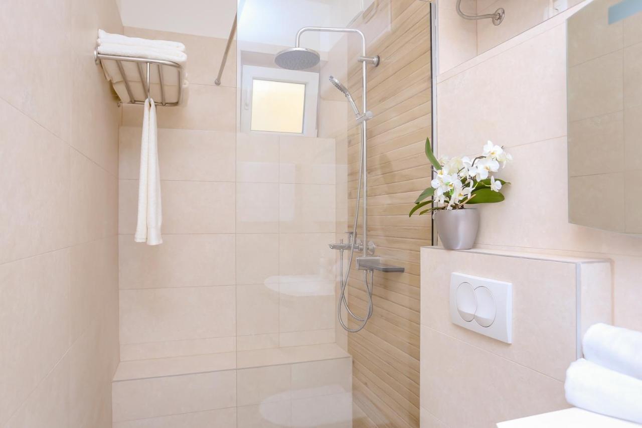 Apartment Dvor Split Bagian luar foto