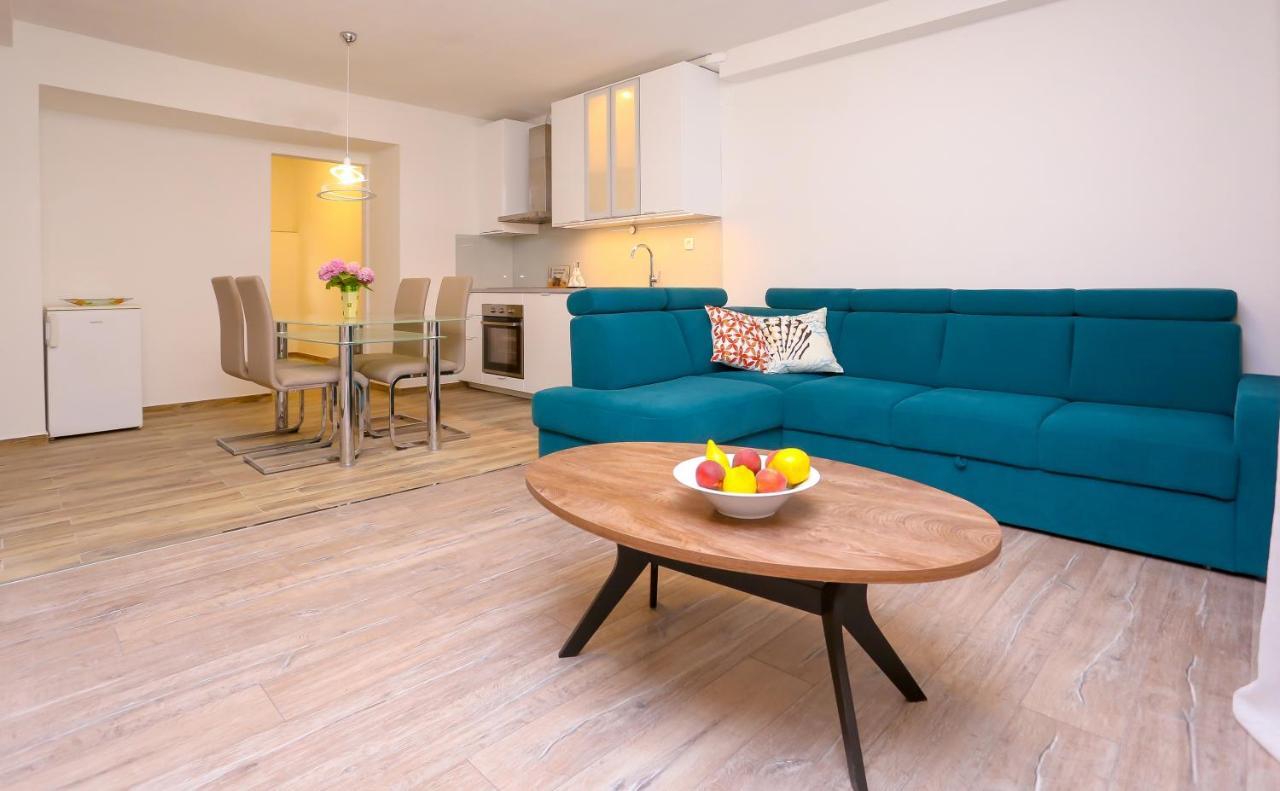 Apartment Dvor Split Bagian luar foto