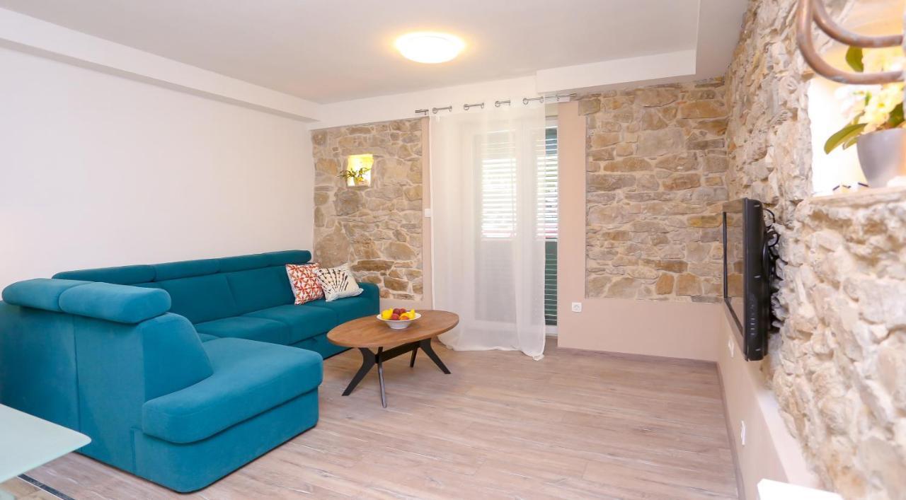 Apartment Dvor Split Bagian luar foto