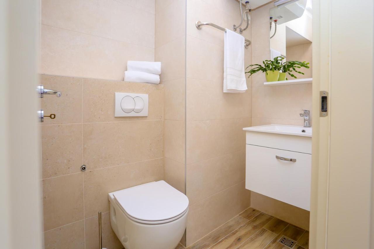 Apartment Dvor Split Bagian luar foto