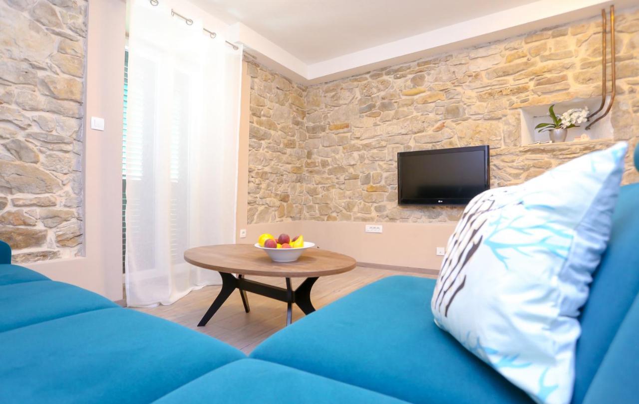 Apartment Dvor Split Bagian luar foto